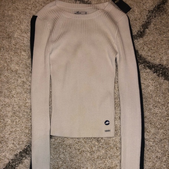 Brand New Hollister Sweater With Black Stripe - Picture 1 of 4
